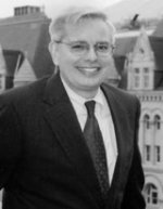 Robert L Willmore
